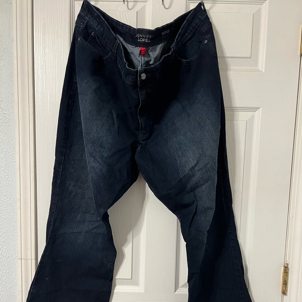 Jennifer Lopez plus size 24w boot cut jeans. Dark wash. Boot cut
